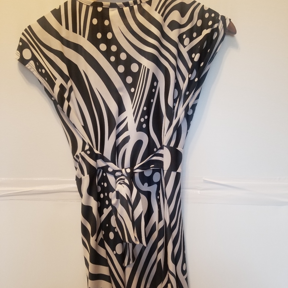 Super cute and fun sleeveless top